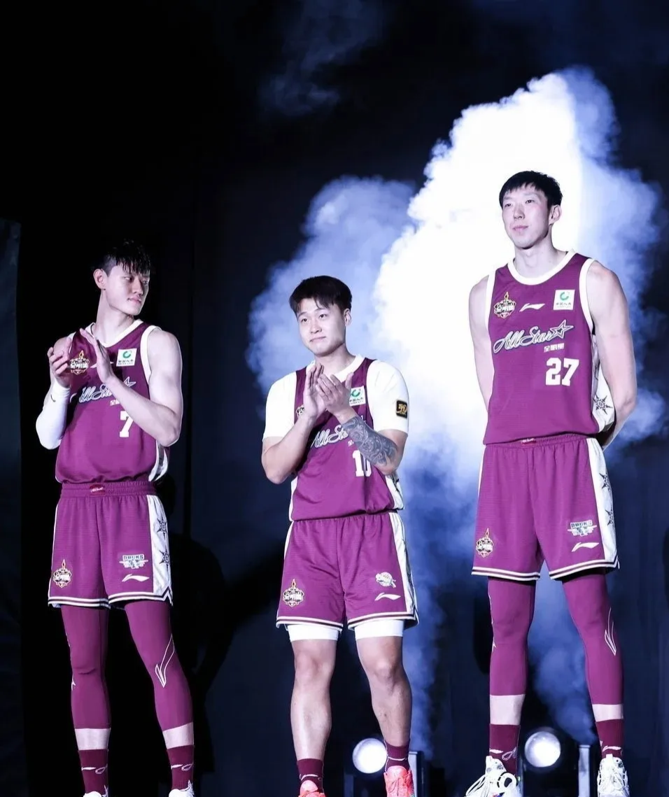 转会期体能课后；马赛完成体检备战CBA常规赛；压力陡增；阵容厚度经受考验的简单介绍